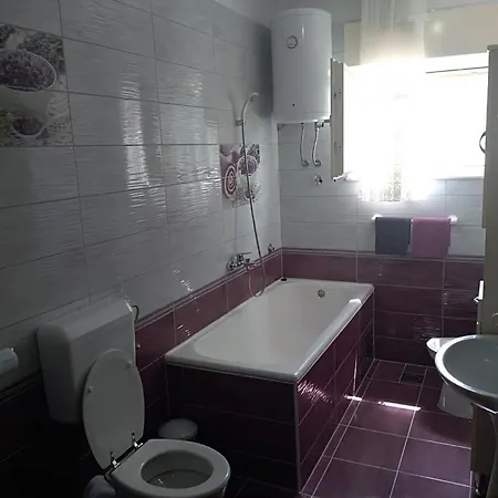 10241b * Vinišće